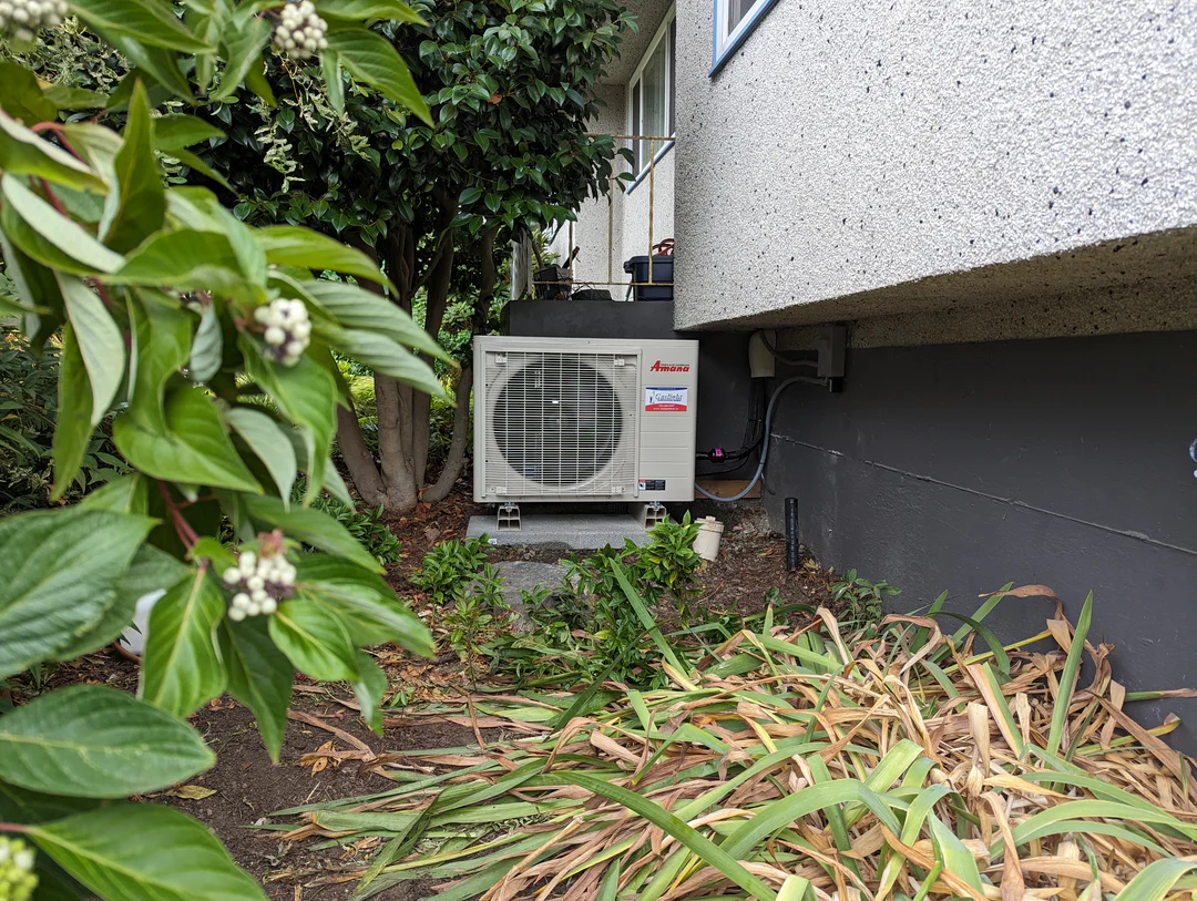 AmanaHeatPumpoutdoor1 1080x